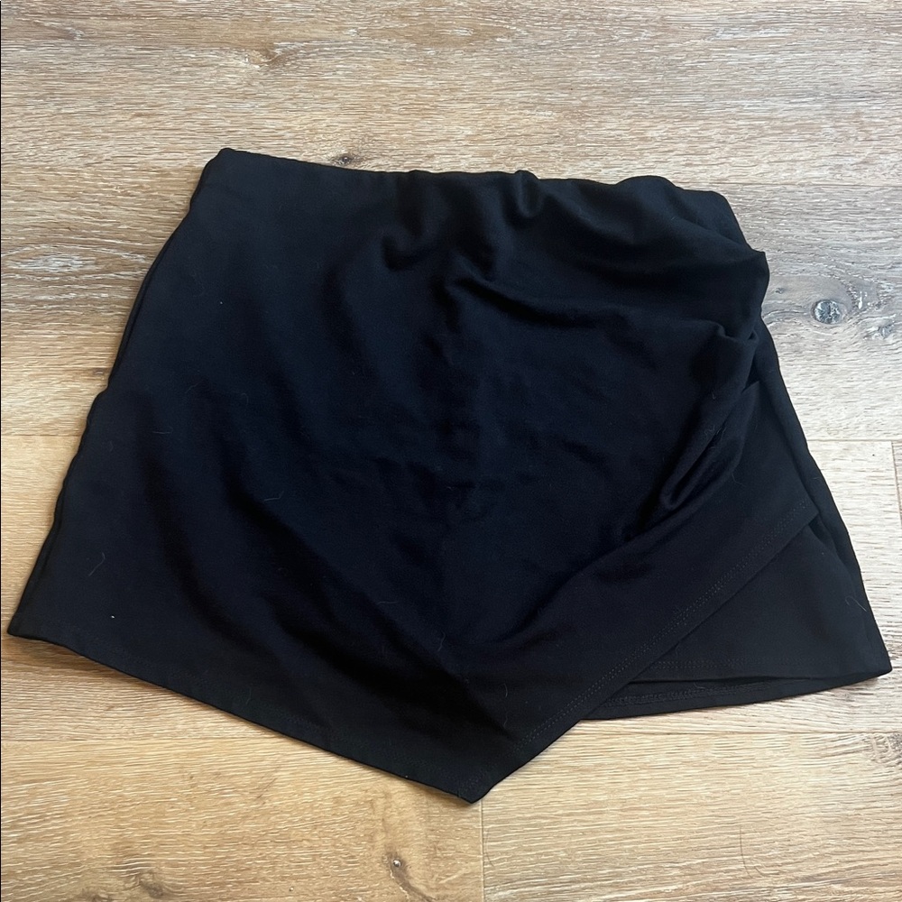 Windsor Large Black Asymmetric Skort - Versatile Style (fits more like M)